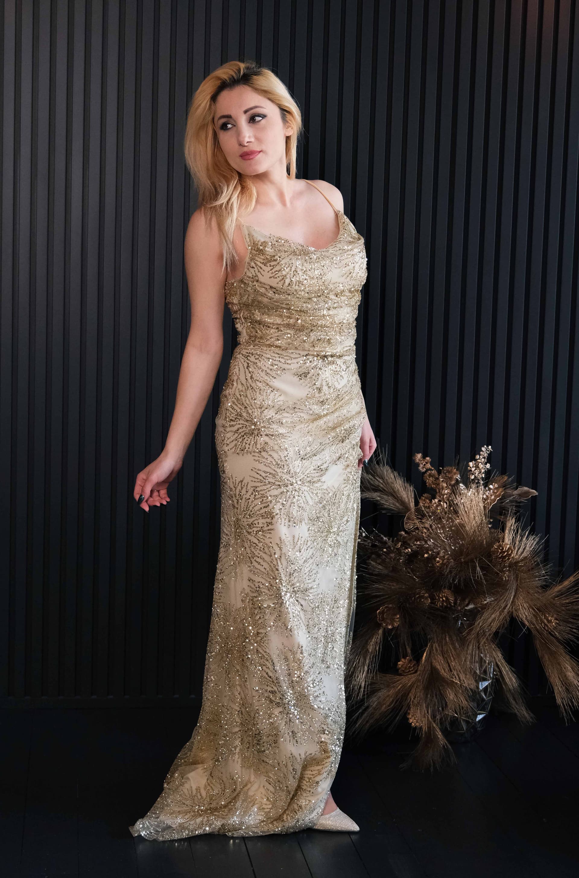 Rochie Lunga - Auriu - Spate