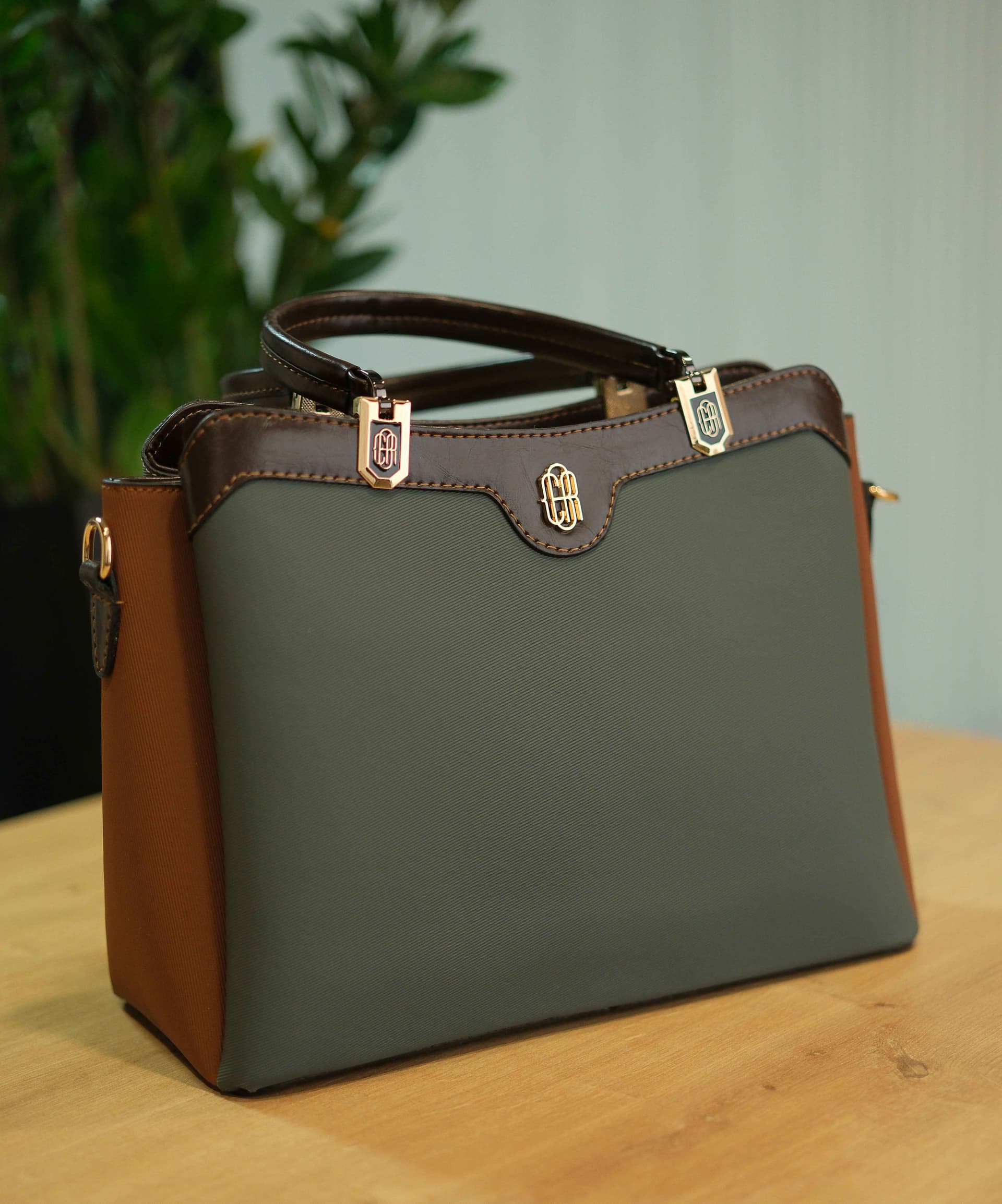 Geanta clasica 2026 - Turcuaz Cafeniu Maro